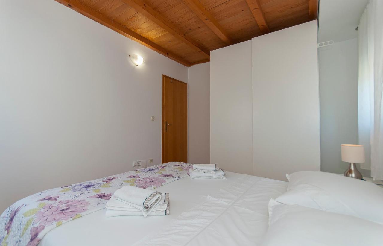 Apartment Luna โอมิช ภายนอก รูปภาพ