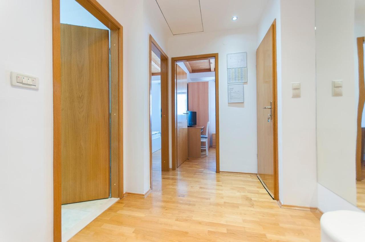 Apartment Luna โอมิช ภายนอก รูปภาพ