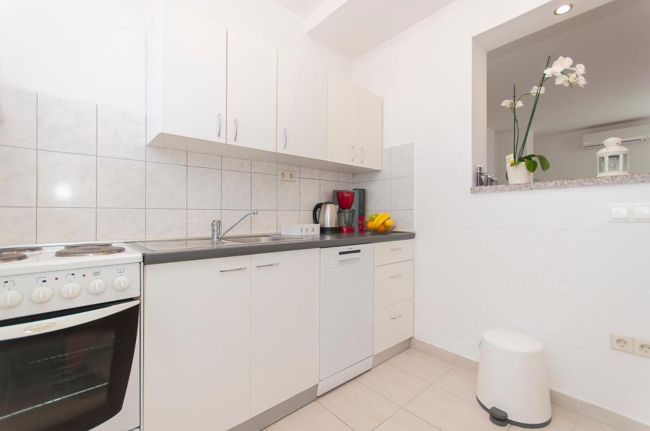 Apartment Luna โอมิช ภายนอก รูปภาพ